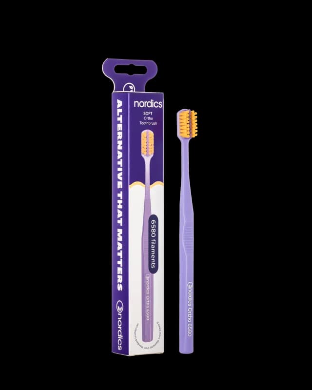Periuta de dinti Ortho 6580 filamente – moale – portocaliu Nordics